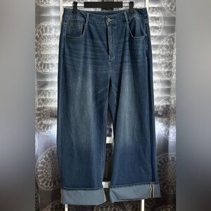 NWOT Halara Rolled Hem Wide Leg